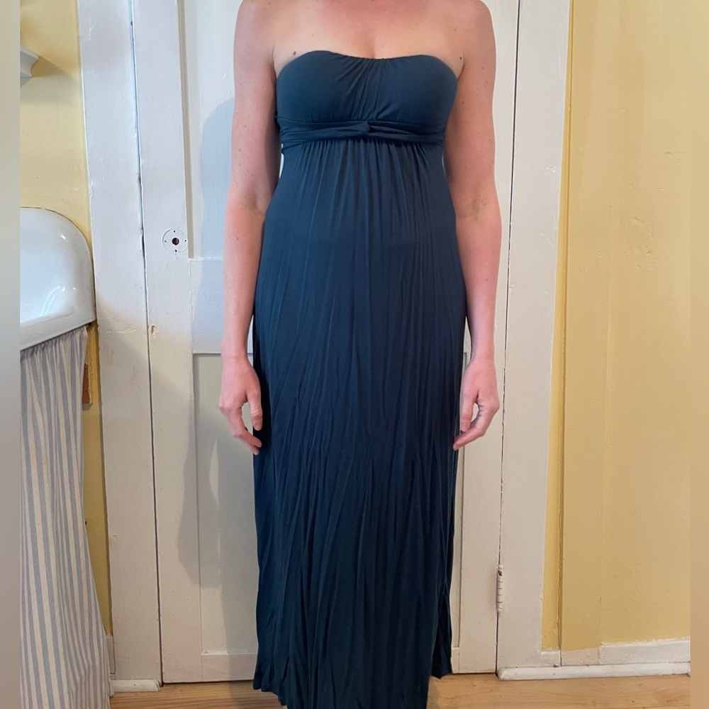 Comfortable cupped strapless dress